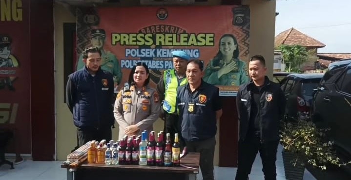 Patroli di Bulan Ramadhan, 3 Jerigen Tuak dan Puluhan Miras Diamankan Polisi dari Warung-Warung Kelontong di Palembang