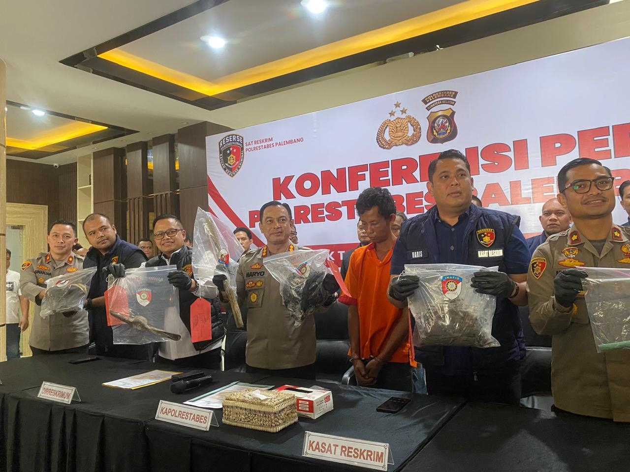 Polisi Akan Bongkar Isi Ponsel Pelaku Pembunuhan Ibu dan Anak di Palembang, Guna Penyelidikan Mendalam