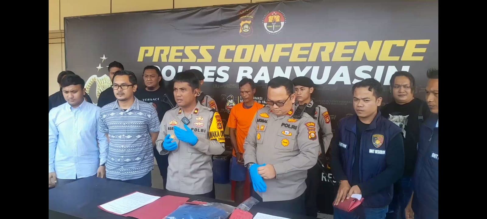 Cemburu Istri Dekat dengan Pria Lain, Suami di Sumsel Bacok Ayah Pacar Hingga Tewas