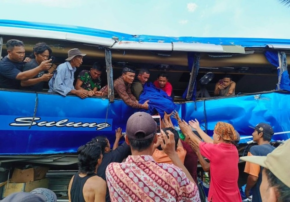 Bus Tabrak KA Rajabasa di Lampung, 4 Orang Meninggal dan 15 Luka-luka