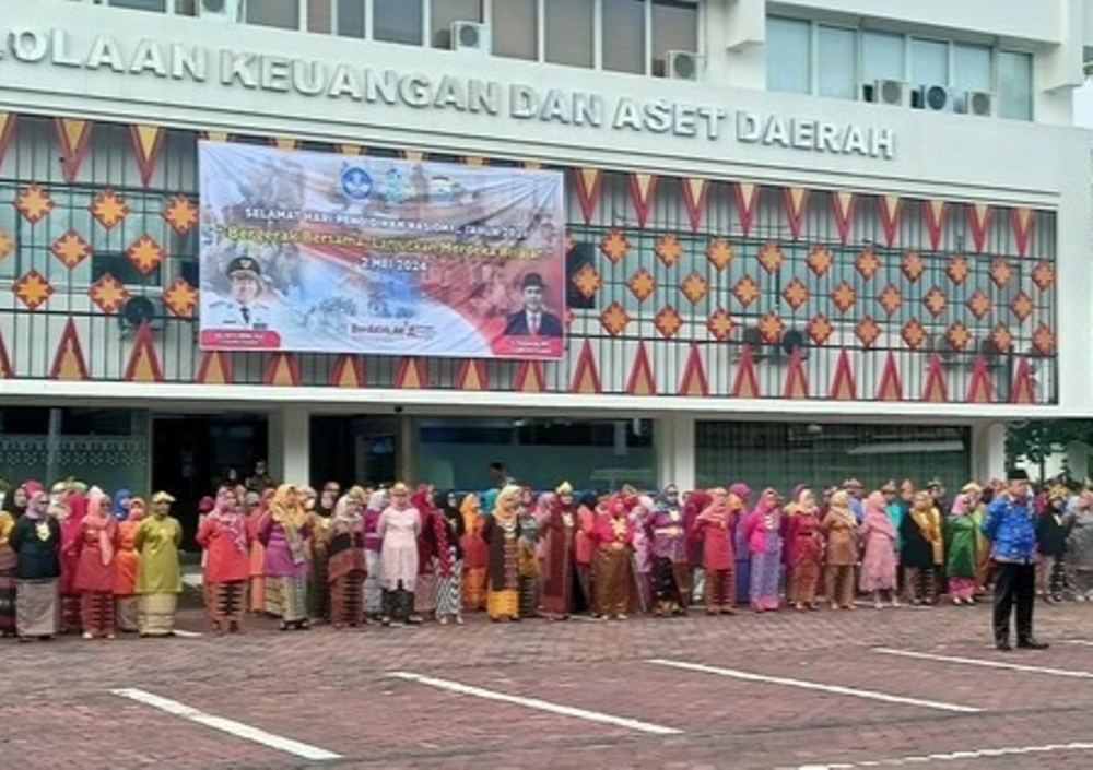 Hardiknas di Palembang! Ratusan ASN Kenakan Pakaian Adat dari Seluruh Indonesia