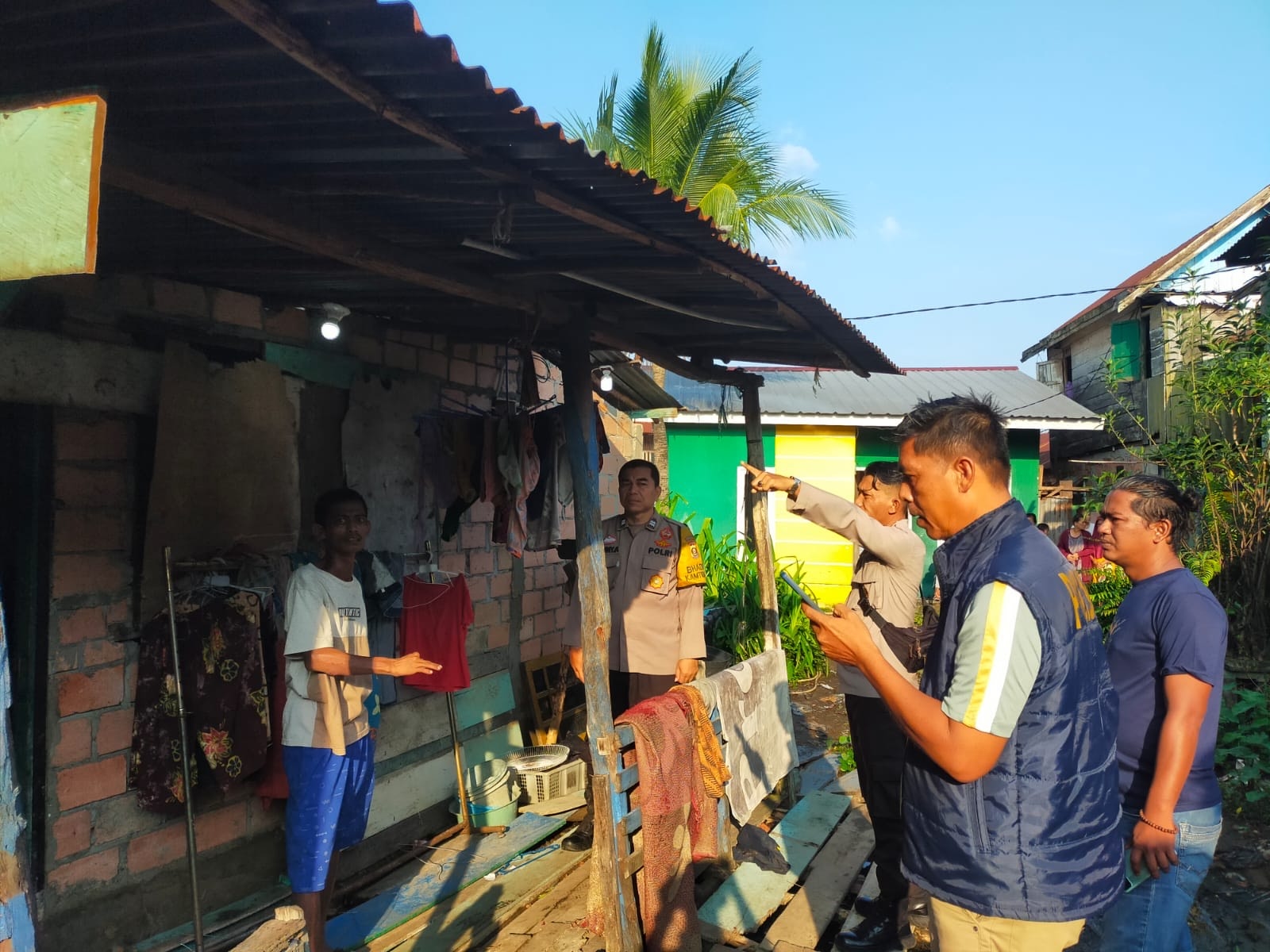 Sering Ribut Mulut dengan Suami, Diduga Depresi Istri Nekat Gantung Diri Depan Rumah