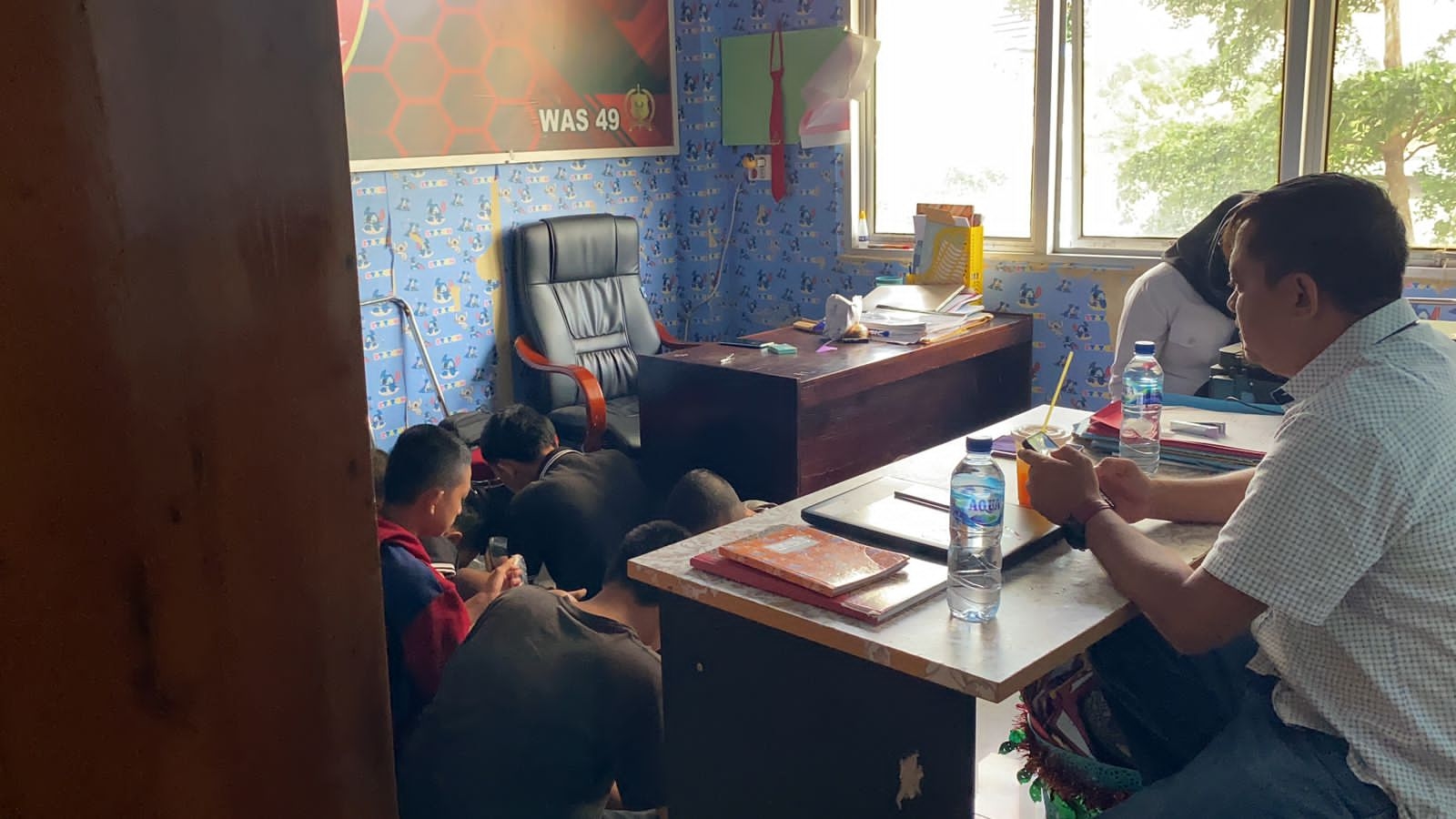 Diamankan Polisi 6 Pelajar Pelaku Bullying ODGJ di PALI Menangis, Ngaku Aksinya Cuma Iseng