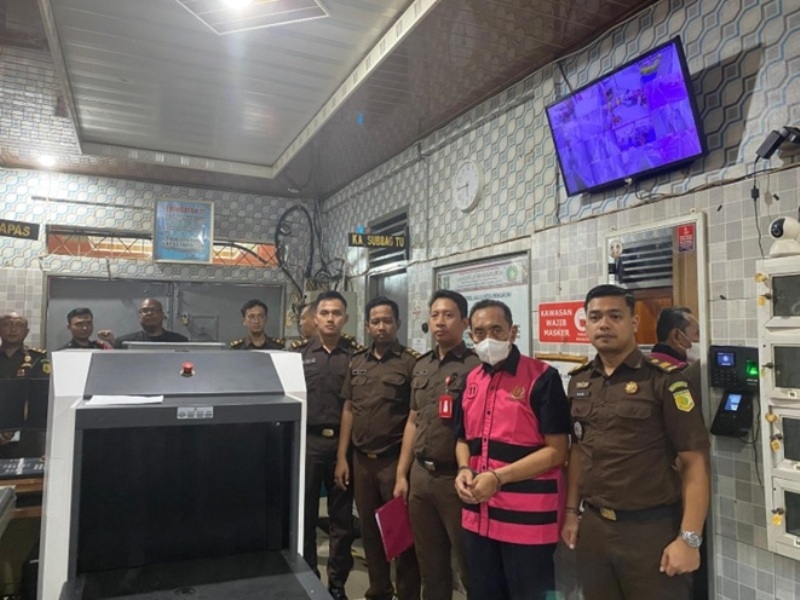 Kepala Bidang SMA Dinas Pendidikan Sumsel Ditahan Kejaksaan Negeri OKU Selatan