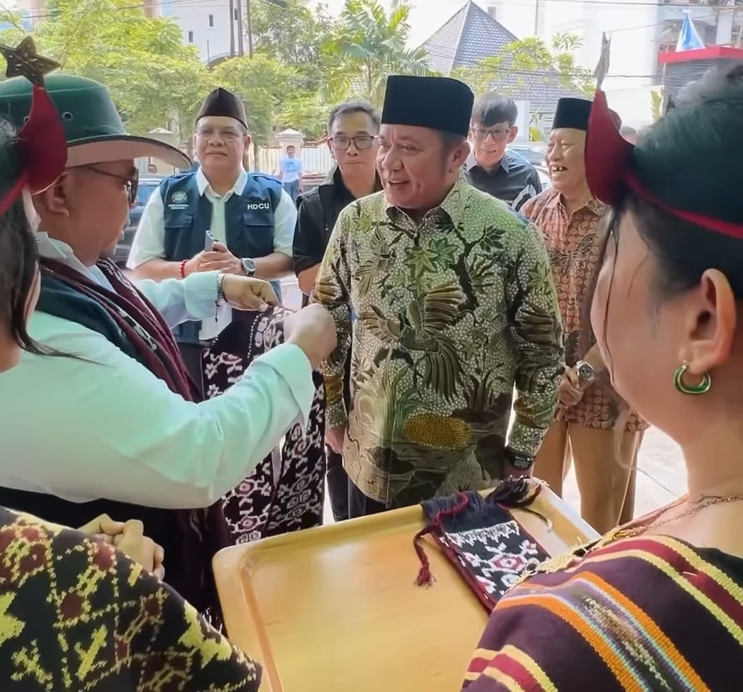 Analogi Handphone dalam Politik: Herman Deru Ungkap Kriteria Pemimpin Ideal