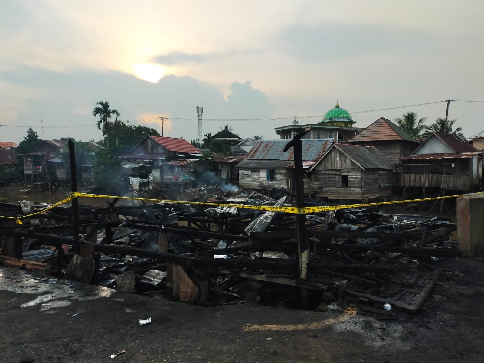 Si Jago Merah Mengamuk, Rumah Panggung di Palembang Ludes Terbakar
