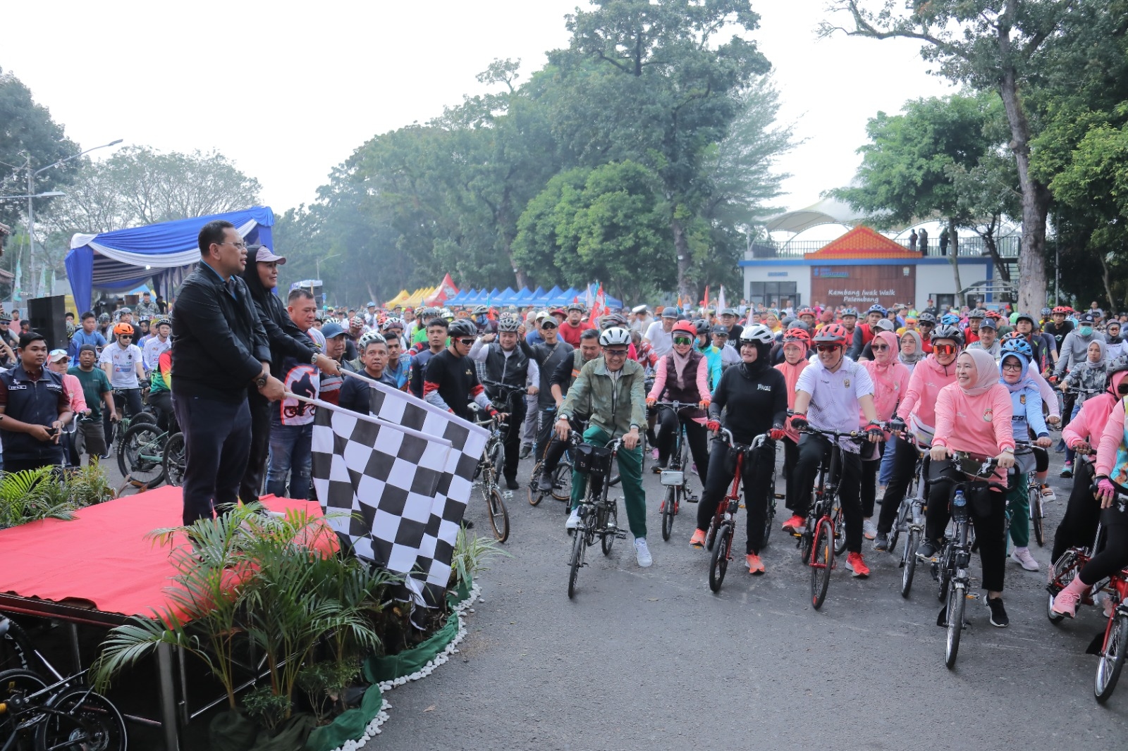 Ribuan ASN Kota Palembang Meriahkan Gowes Sepeda Santai dalam Peringatan HUT ke-1341 Kota Palembang