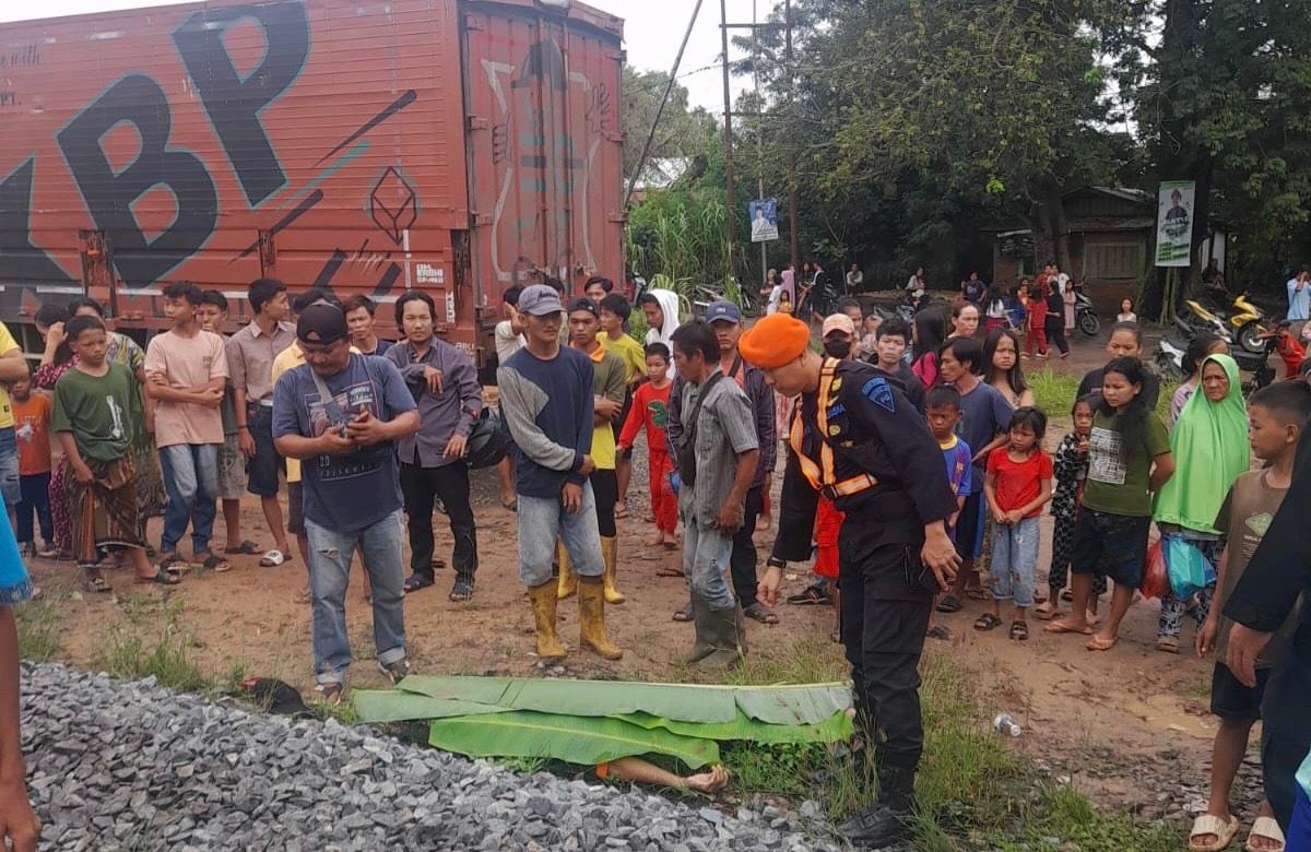 Pegawai DLHK Palembang Tewas Tertabrak Kereta Api