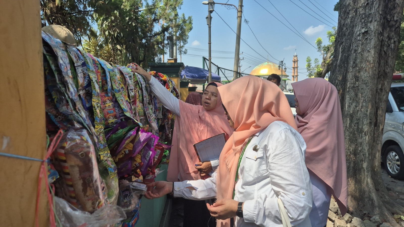 Dinas Kesehatan Muara Enim Lakukan Sidak untuk Cegah Keracunan Makanan di Sekolah, 20 Jajanan Diuji Sampel