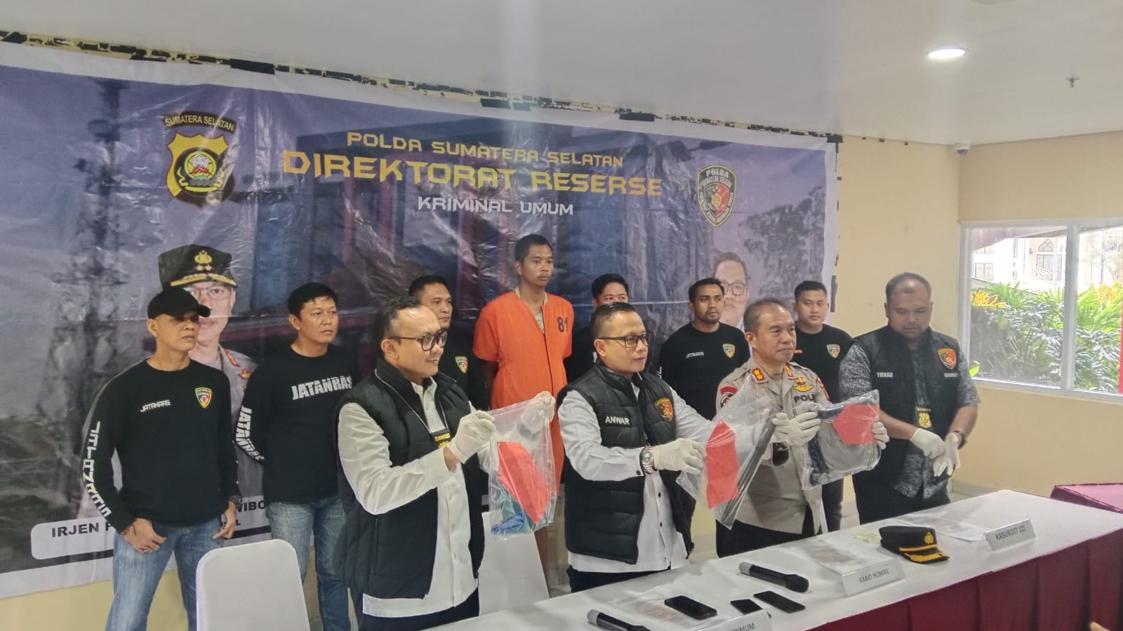 Pelaku Pencurian dan Rudapaksa Ditangkap Polda Sumsel Setelah Melarikan Diri ke Lahat