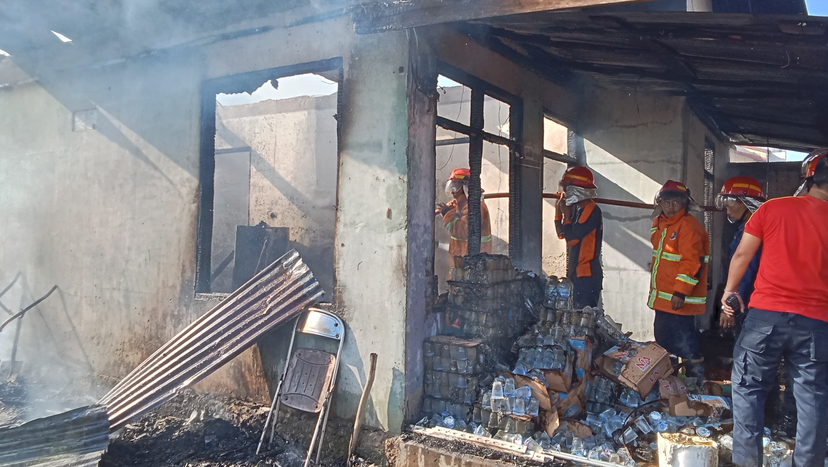 Warung Manisan dan Rumah di Palembang Ludes Terbakar, Kerugian Rp 400 Juta