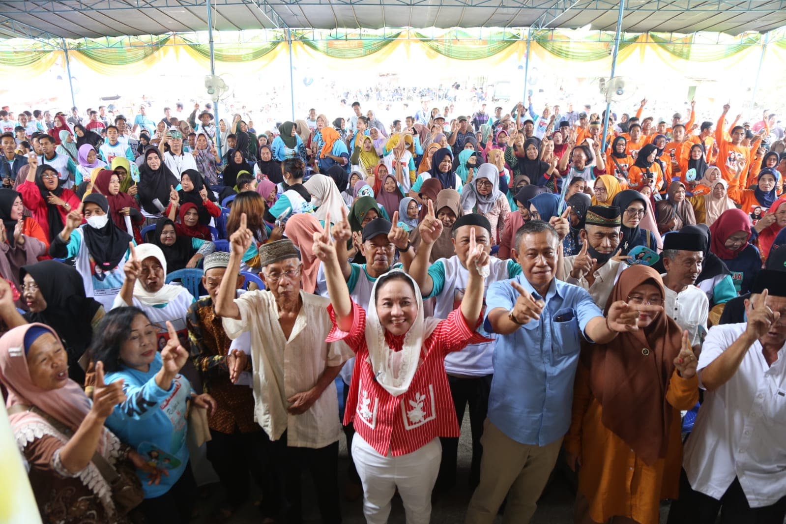 Popularitas Lucianty Tak Terpengaruh Isu Negatif, Masyarakat Muba Solid Dukung Pasangan Ini