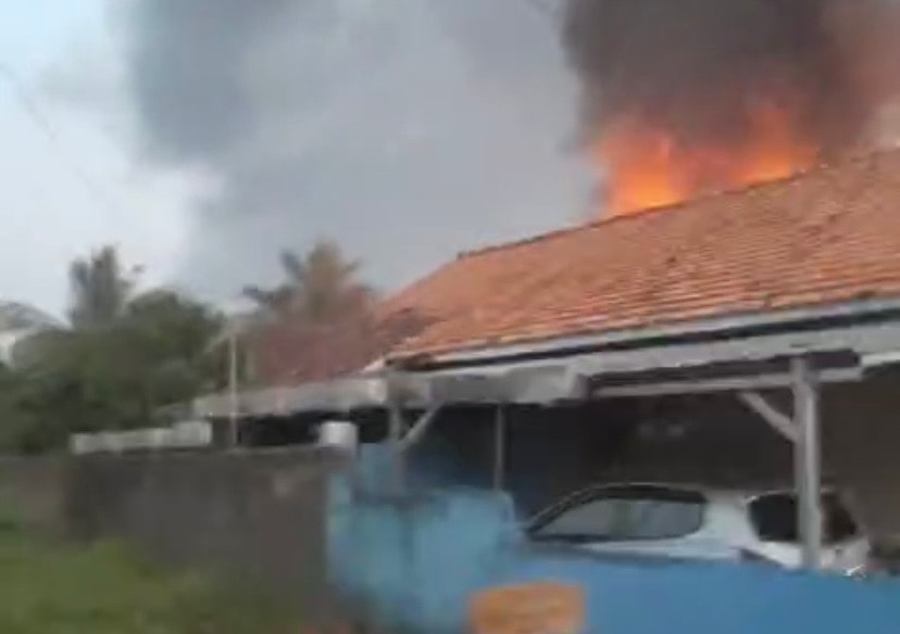 Kebakaran Hanguskan Rumah Warga di Kawasan Plaju Palembang