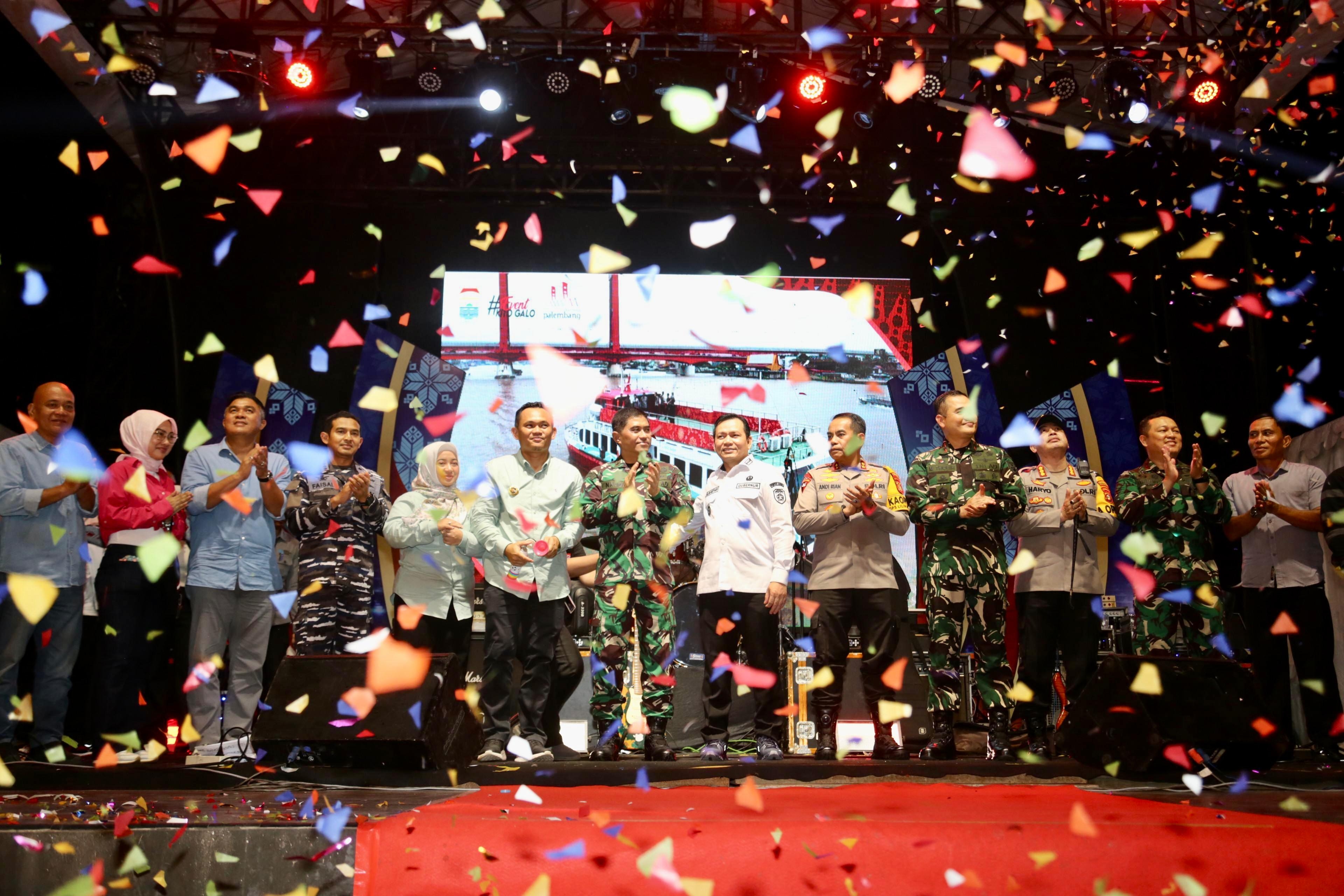 Pj Gubernur Sumsel Rayakan Tahun Baru di BKB Bersama Ribuan Warga Palembang