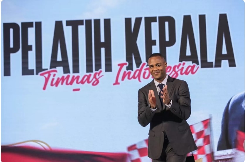 PSSI Siapkan 10 Nama Pelatih Indonesia untuk Bergabung dengan Kluivert di Timnas