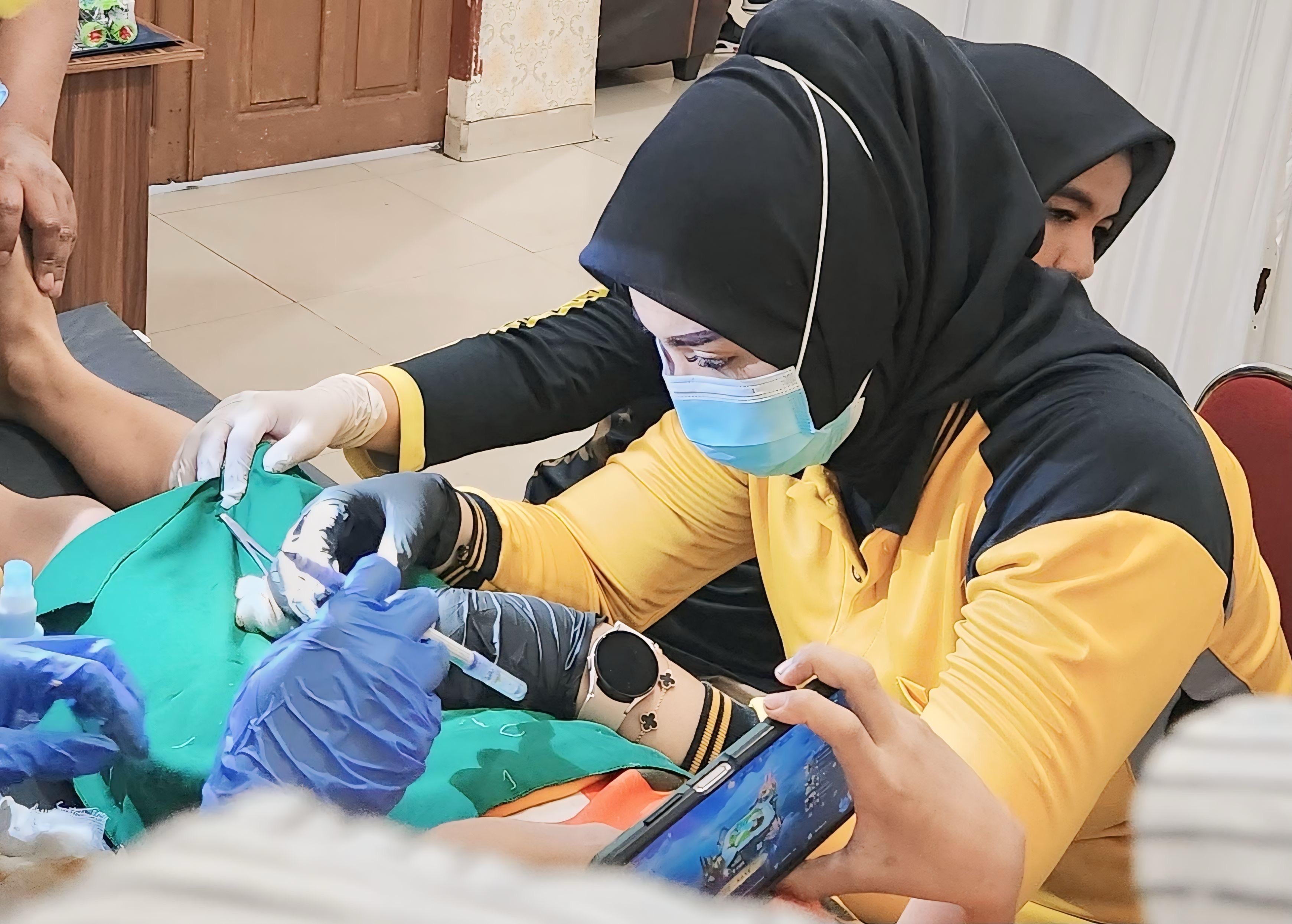 Ditolak di Tempat Sunat Massal, Bocah Asal Jalur Sumsel Akhirnya Disunat Gratis di Dokkes Polrestabes