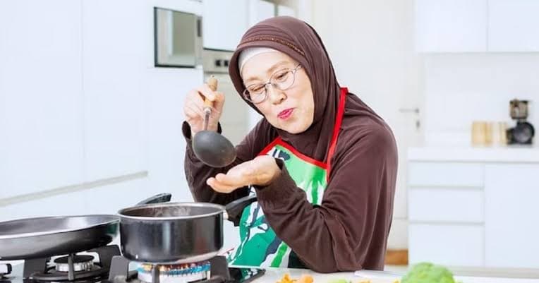 Tips Menjaga Pola Makan Sehat Pasca Lebaran: Ahli Gizi Ingatkan Bahaya Konsumsi Berlebih