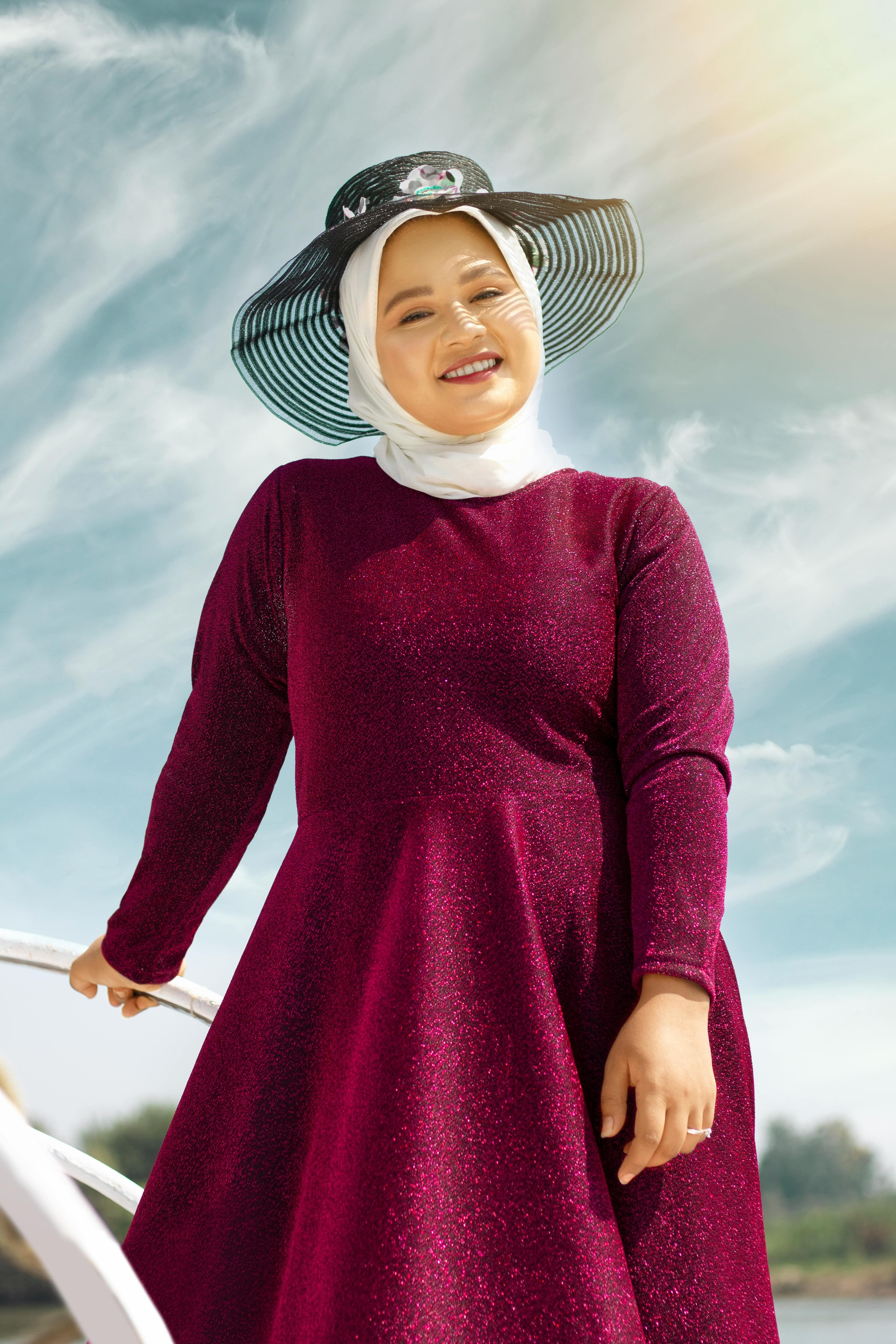 Tren Baju Lebaran 2025,Warna Mahogany dan Burgundy Diprediksi Bakal Jadi Primadona