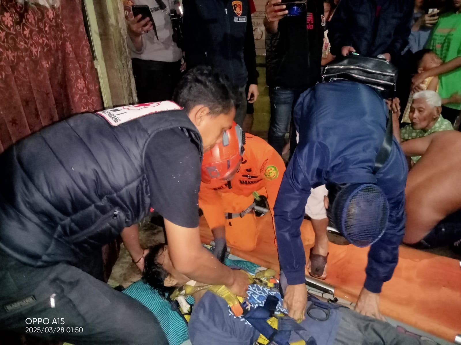 Diduga Depresi Akibat Penyakit Maag Akut, Pria di Palembang Ditemukan Tewas Gantung Diri di Tower Sutet