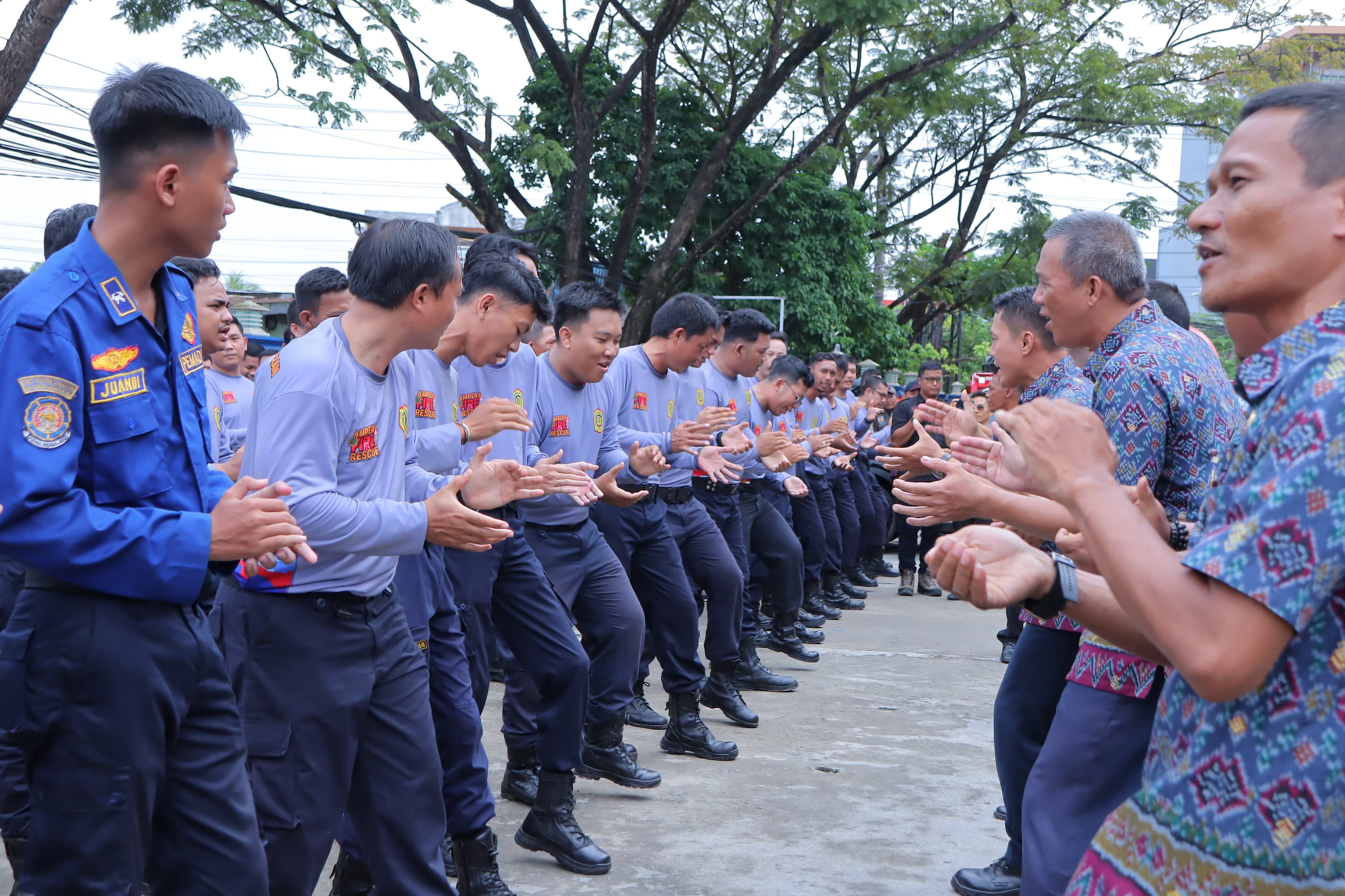 Ratu Dewa Apresiasi Petugas Damkar Palembang, Dorong Penambahan Tunjangan dan Formasi Baru