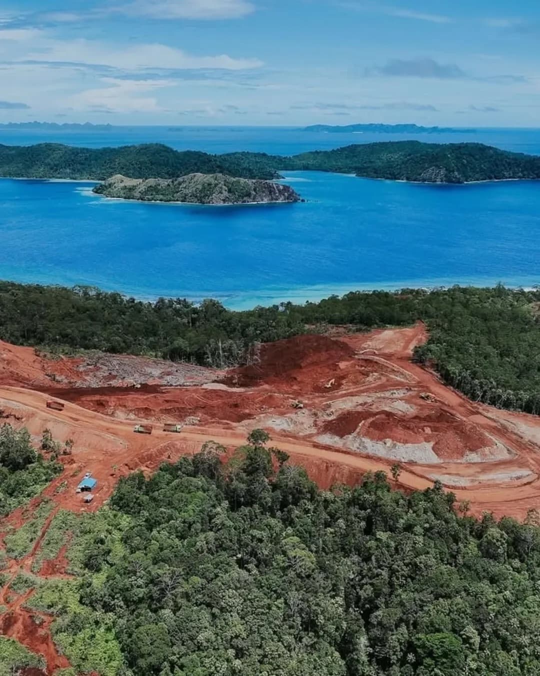 Buntut Tagar Save Raja Ampat, Menteri ESDM Tutup Sementara Operasional Tambang Nikel