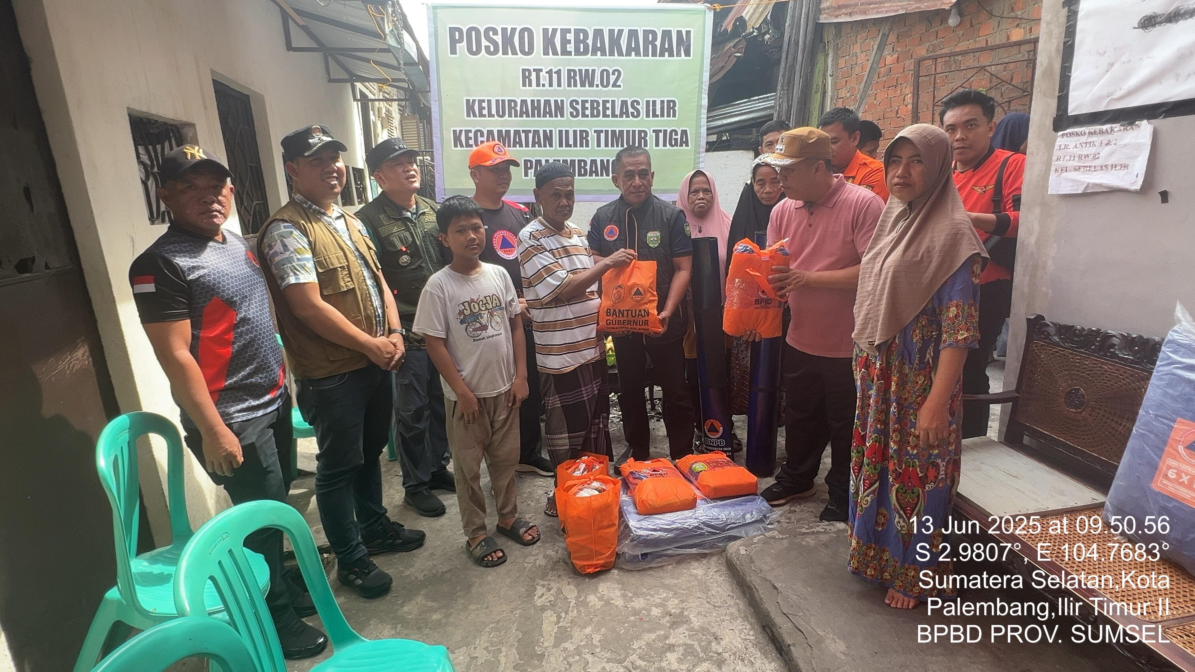BPBD Sumsel Salurkan Bantuan Gubernur untuk Korban Kebakaran di 11 Ilir Palembang
