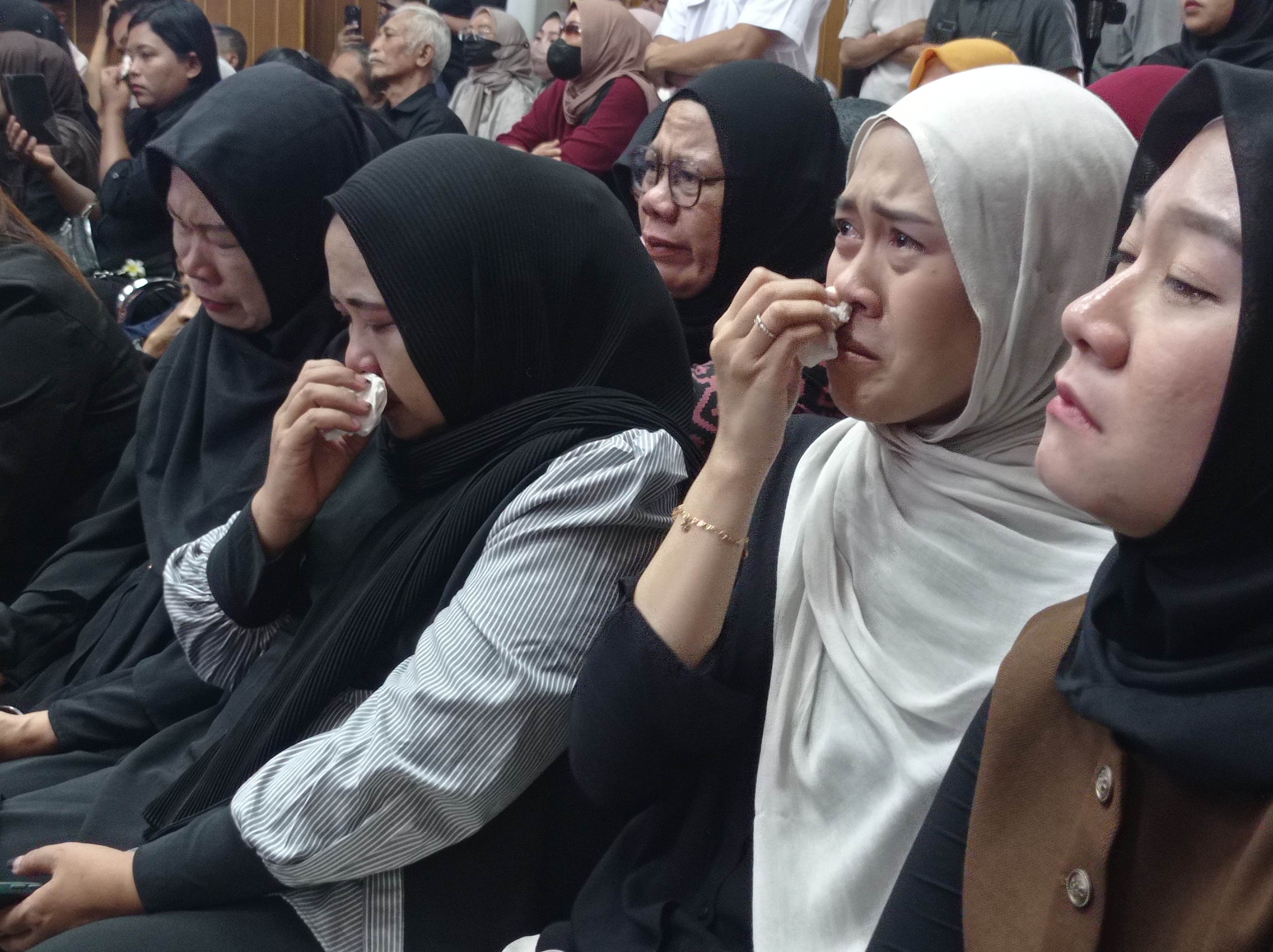 Tangis Pecah di Ruang Sidang Saat Vonis Kopda Bazarsah Dibacakan