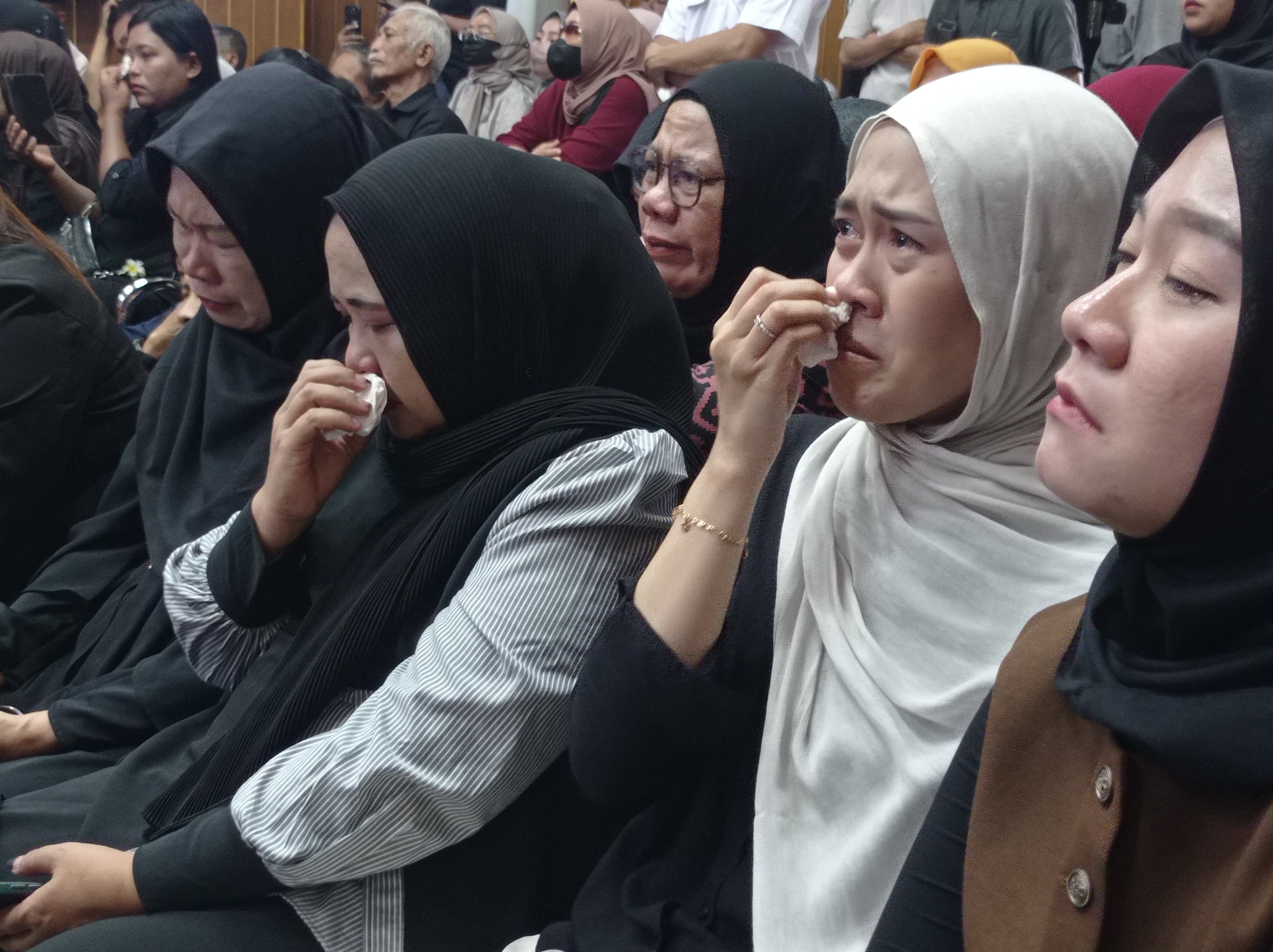 Tangis Pecah di Ruang Sidang Saat Vonis Kopda Bazarsah Dibacakan