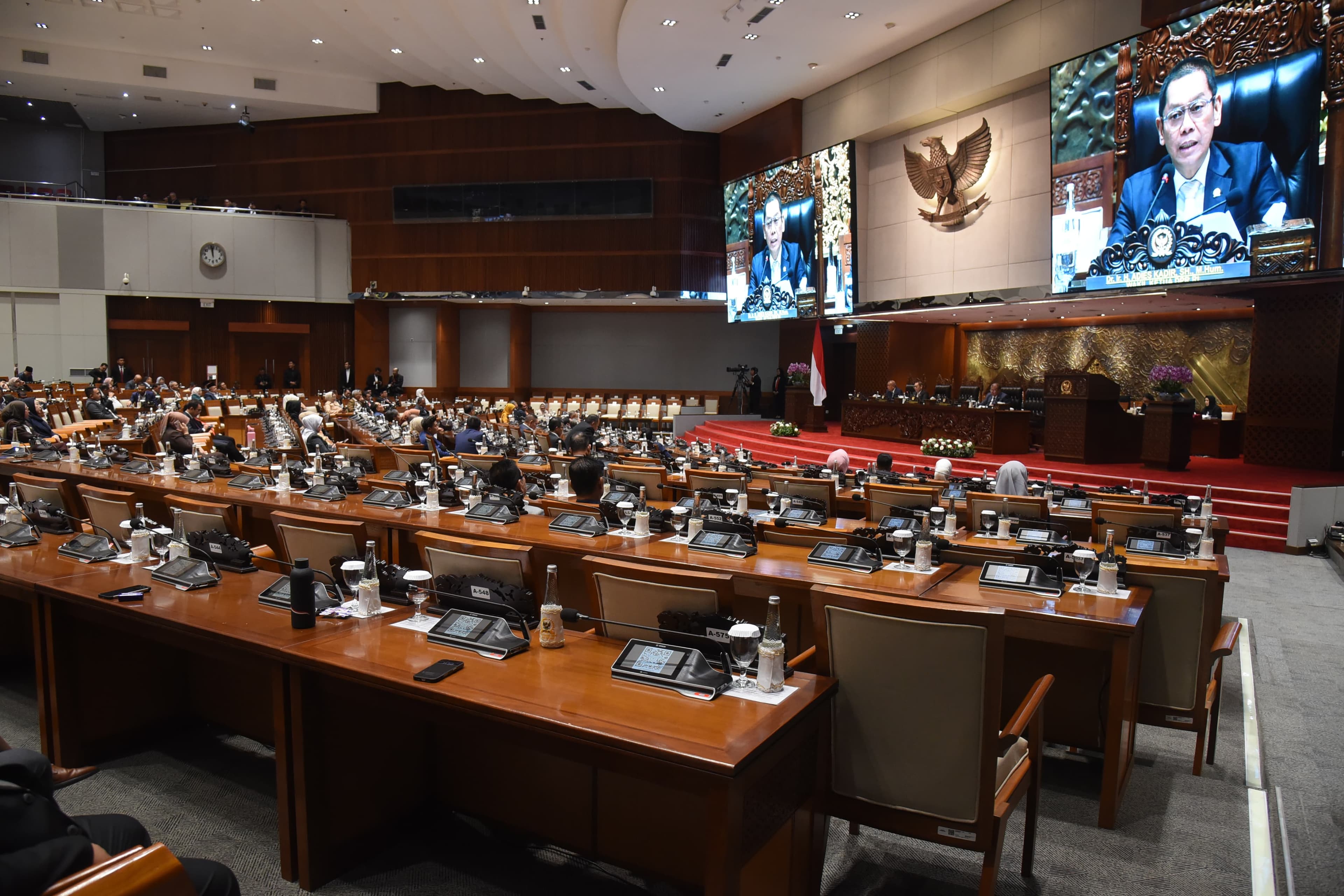 Heboh Gaji DPR Naik, Ternyata Segini Besaran Gaji, Tunjangan dan Fasilitas Para Anggota Dewan