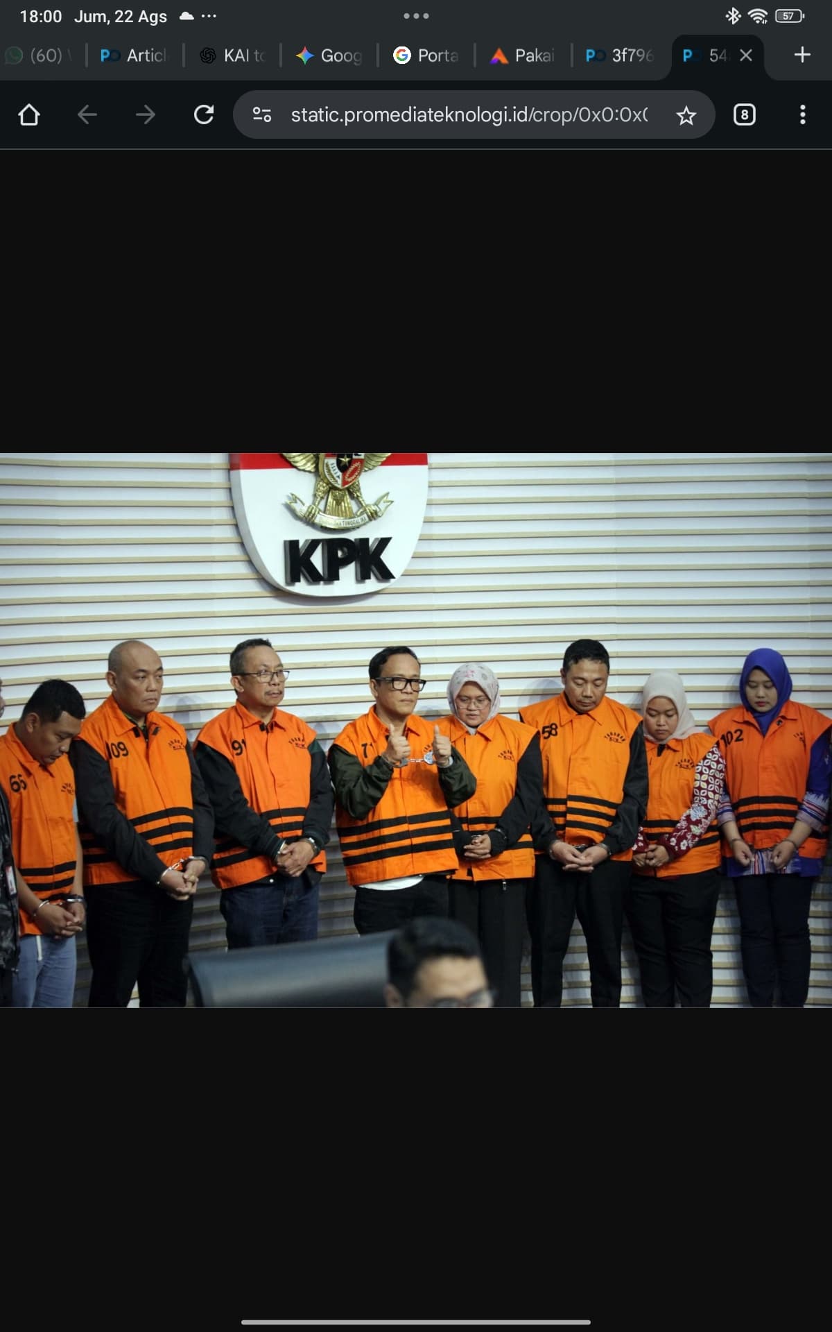 Wamenaker Immanuel Ebenezer Kenakan Rompi Oranye, Angkat Jempol Usai Ditetapkan KPK Sebagai Tersangka