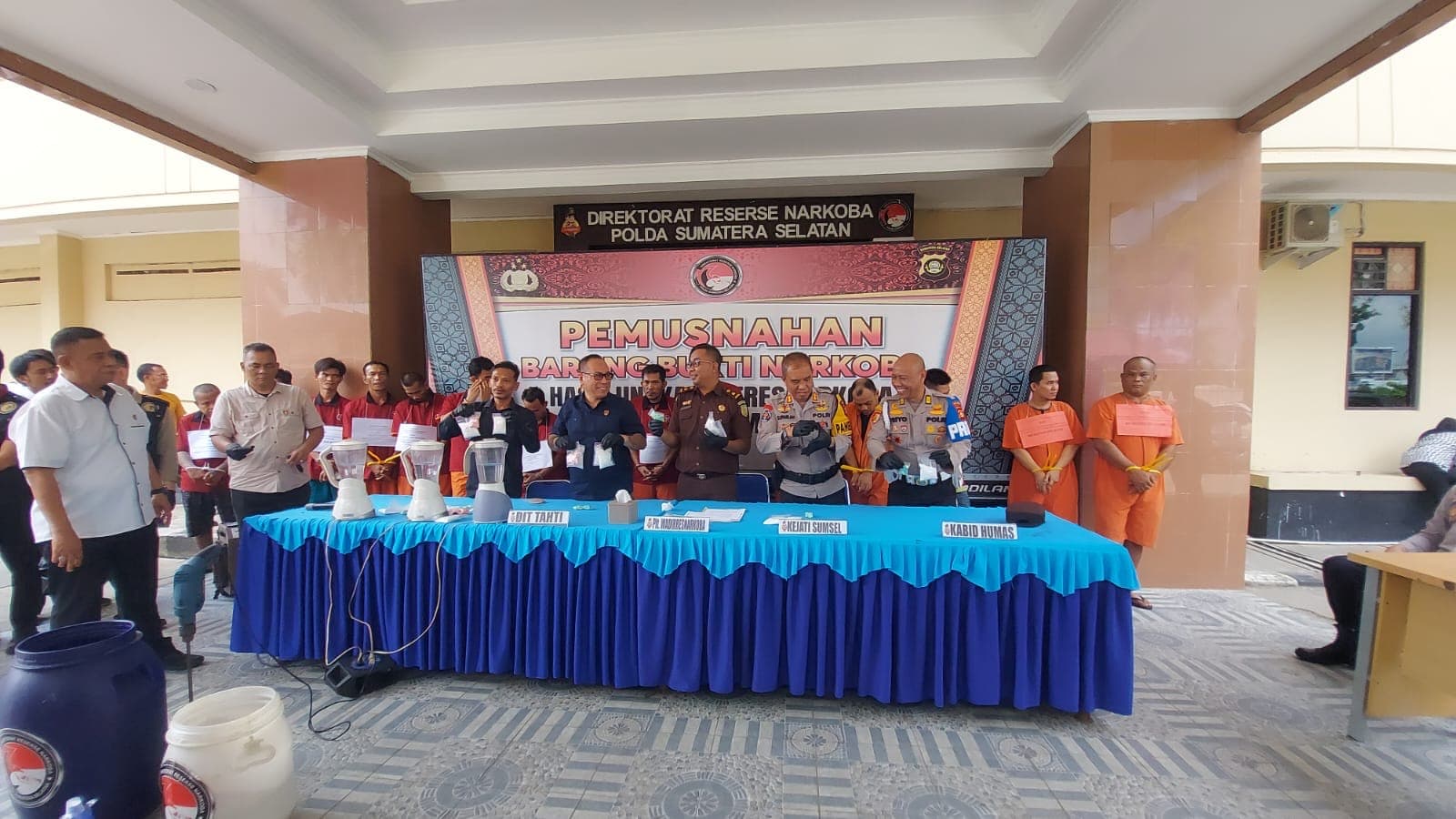 Polda Sumsel Musnahkan 1,4 Kg Sabu dan 823 Butir Ekstasi, 20 Tersangka Dibekuk