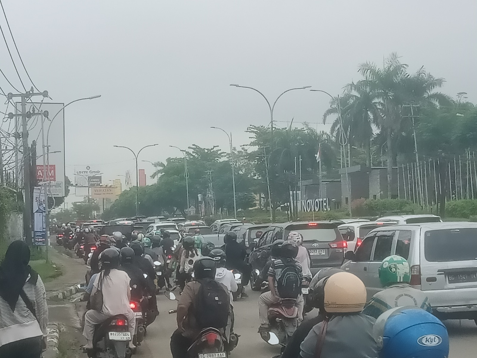 Uji Coba One Way di Jalan AKBP Cek Agus Picu Kemacetan Baru, Warga Palembang Mengeluh