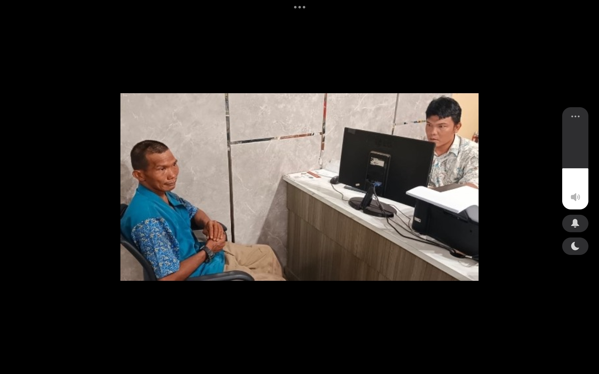 Lagi Jualan Kaligrafi, Pedagang di Palembang Dihajar Enam Orang Pakai Besi