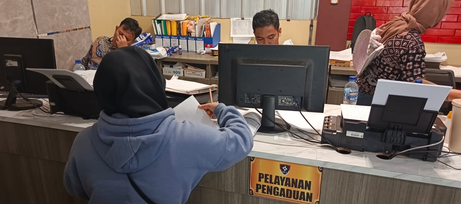 Beraksi di Pagi Hari, Dua Bandit Curanmor Nekat Gasak Motor Depan OPI Mall, Aksi Terekam Jelas