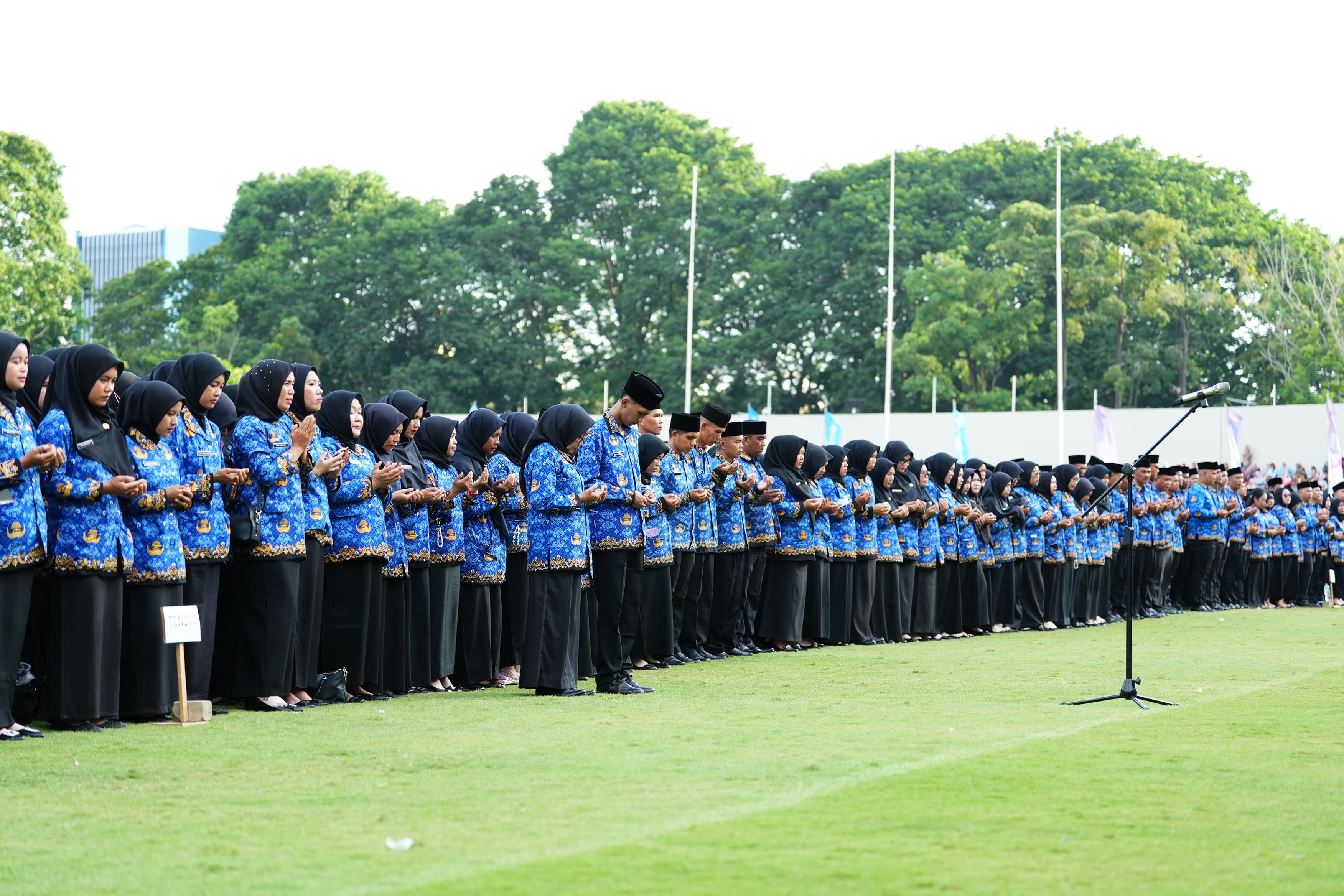 Gubernur Herman Deru Resmikan 5.990 PPPK Paruh Waktu Pemprov Sumsel Tahun 2025