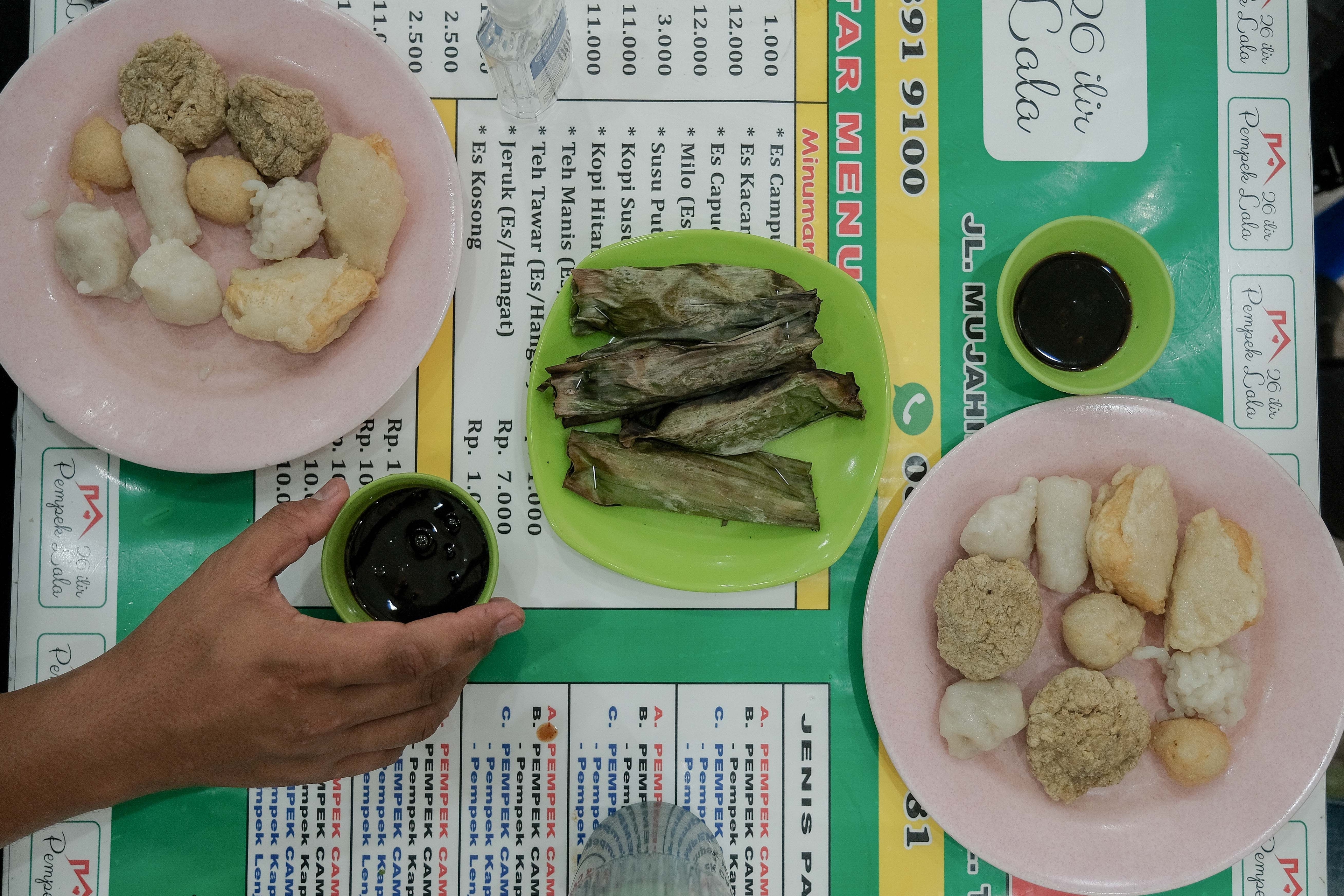 Jalan-jalan di Kampung Pempek, Wisata Lokal Murah Favorit Warga Palembang