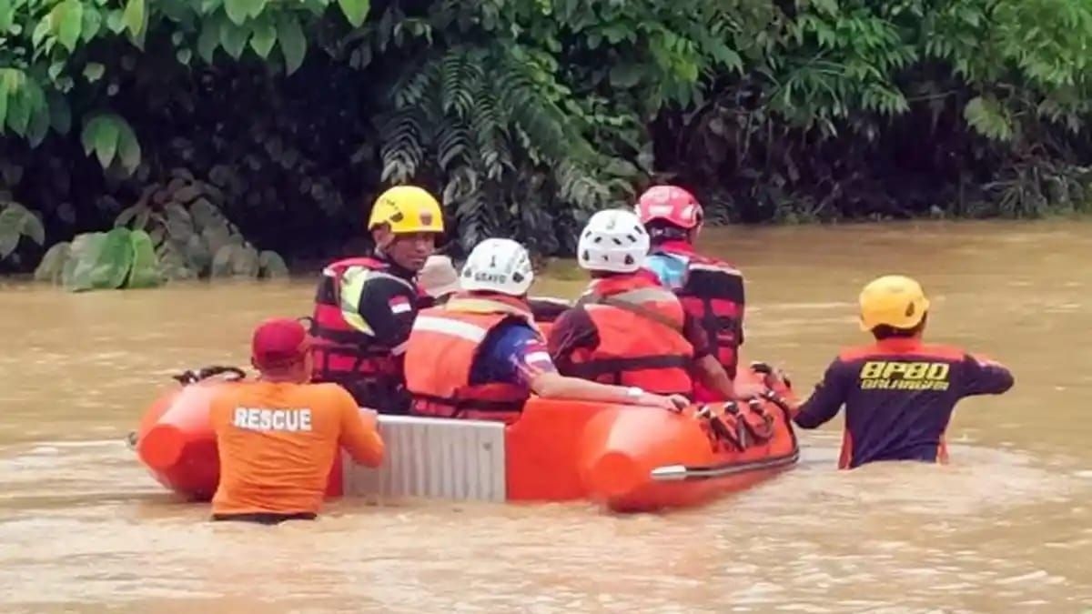 Banjir Kalsel Meluas hingga 25 Desa, Tim ERT PPA Pastikan Proses Evakuasi Berjalan Aman