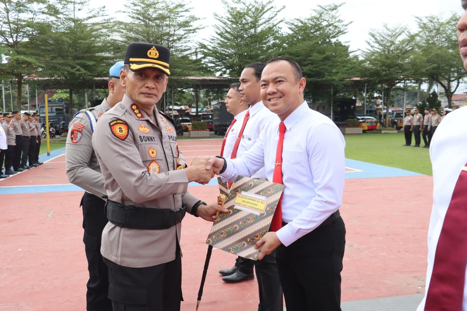 Gagalkan 4 Kg Sabu dan Ringkus Begal Lintas Wilayah, 24 Personel Polrestabes Palembang Terima Penghargaan