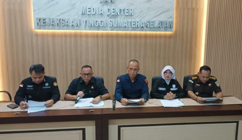 Kejati Sumsel Tahan Dua Mantan Direktur PT Semen Baturaja Terkait Kasus Korupsi Distribusi