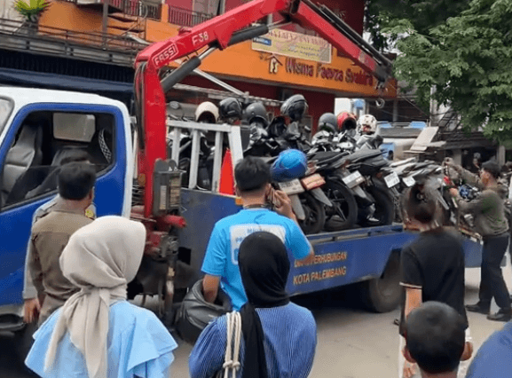Pasca Bentrok Antar Kelompok, Parkir Liar di Sekitar PS Mall Palembang Ditertibkan