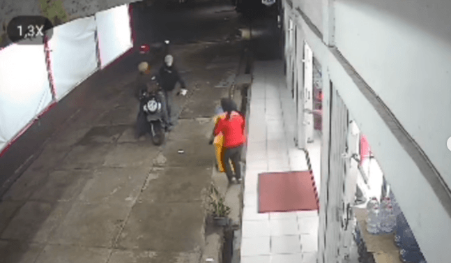 Detik-Detik Perampokan Alfamart di Muara Enim, Karyawan Diancam Parang