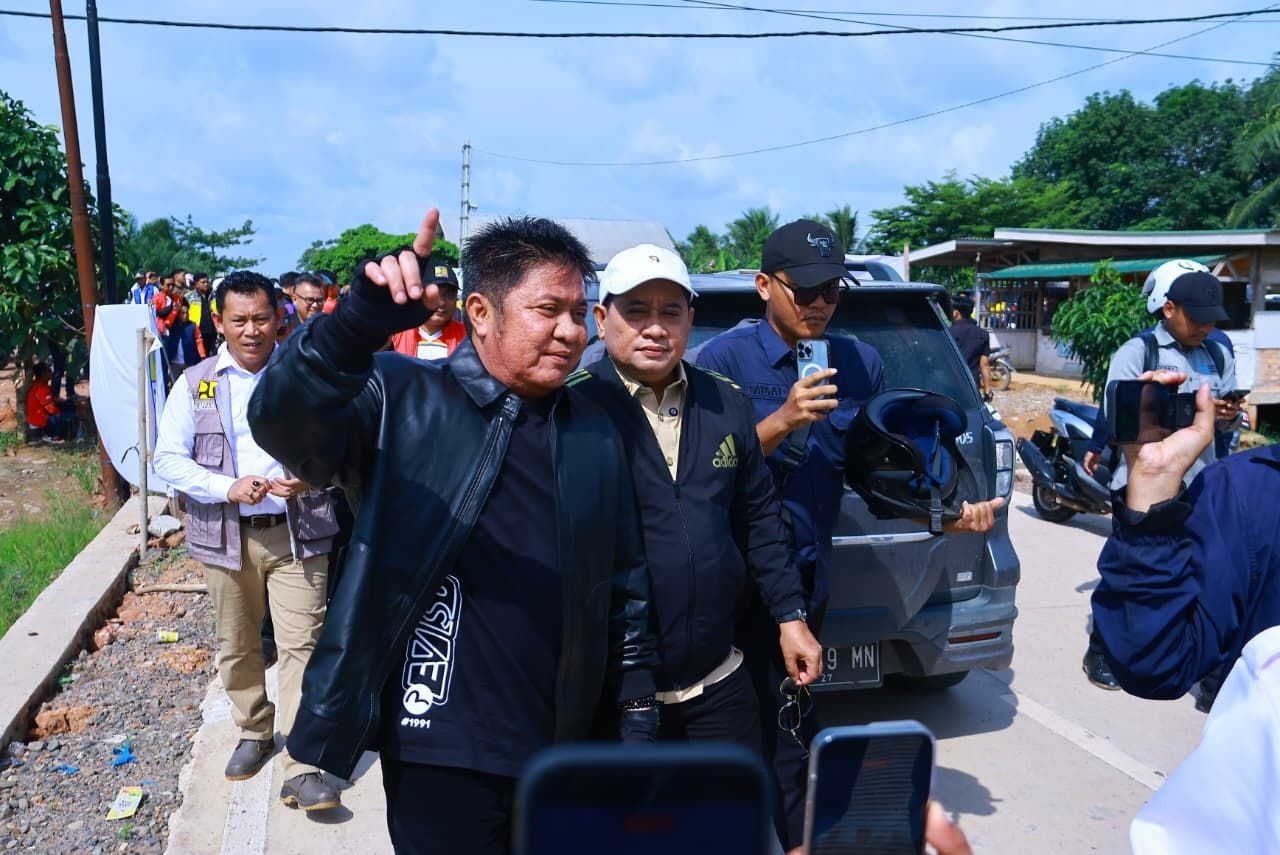 Kendarai Motor ke Pelosok, Herman Deru Pastikan Ruas Jalan TAA–Sri Menanti Banyuasin Mulus