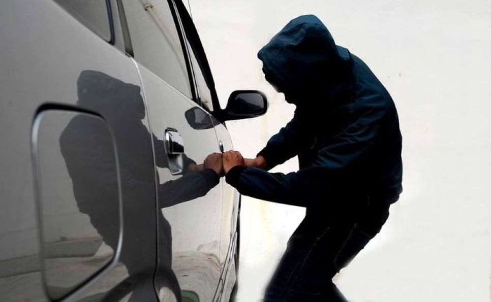 Pura-pura Jadi Pelanggan, Dua Pria di Palembang Gasak Mobil di Parkiran Kafe